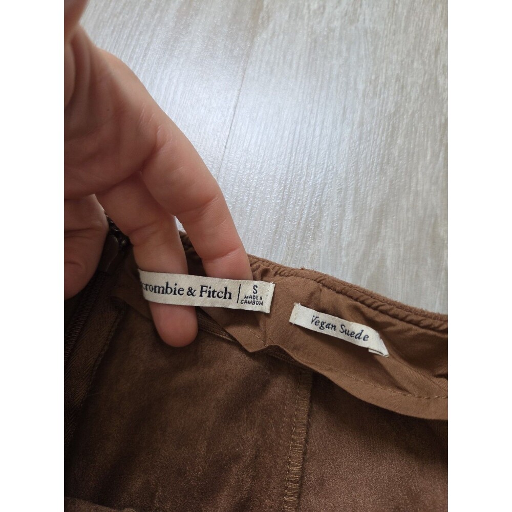 Abercrombie & Fitch Vegan Suede Mini Skirt Brown A Line Zip Back Womens S EUC - Picture 3 of 9